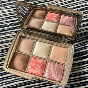 HOURGLASS “SCULPTURE” AMBIENT LIGHTING PALETTE